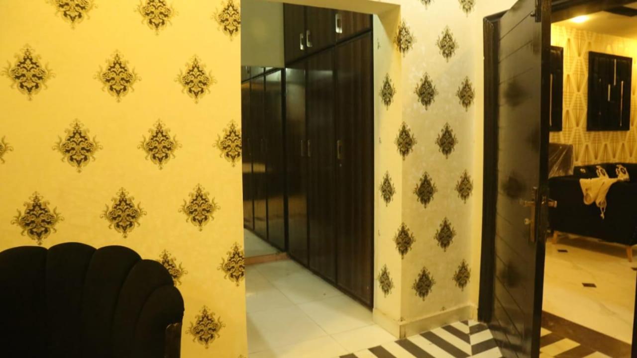 Hotel De Smart Мултан Экстерьер фото