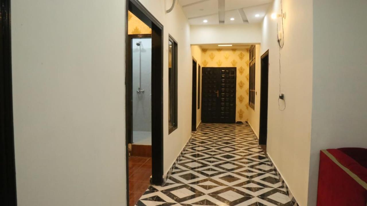 Hotel De Smart Мултан Экстерьер фото