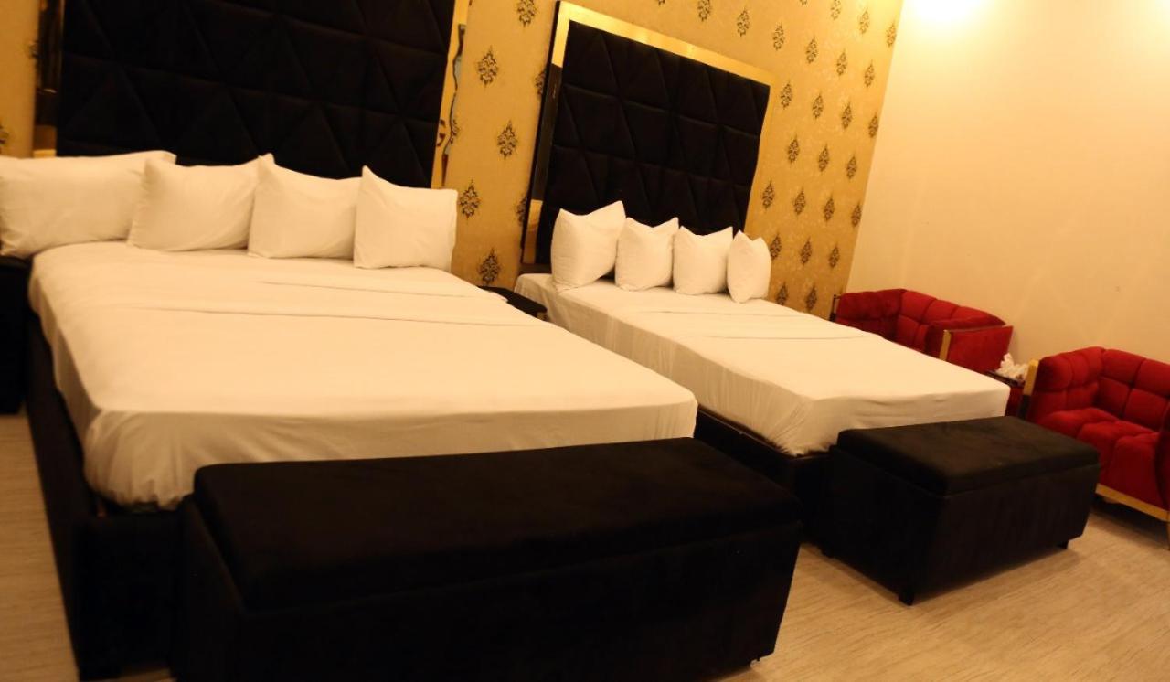 Hotel De Smart Мултан Экстерьер фото