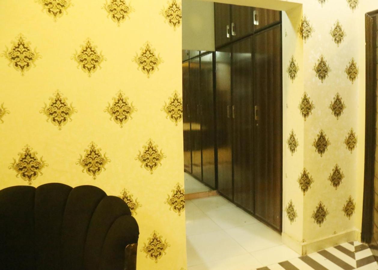Hotel De Smart Мултан Экстерьер фото