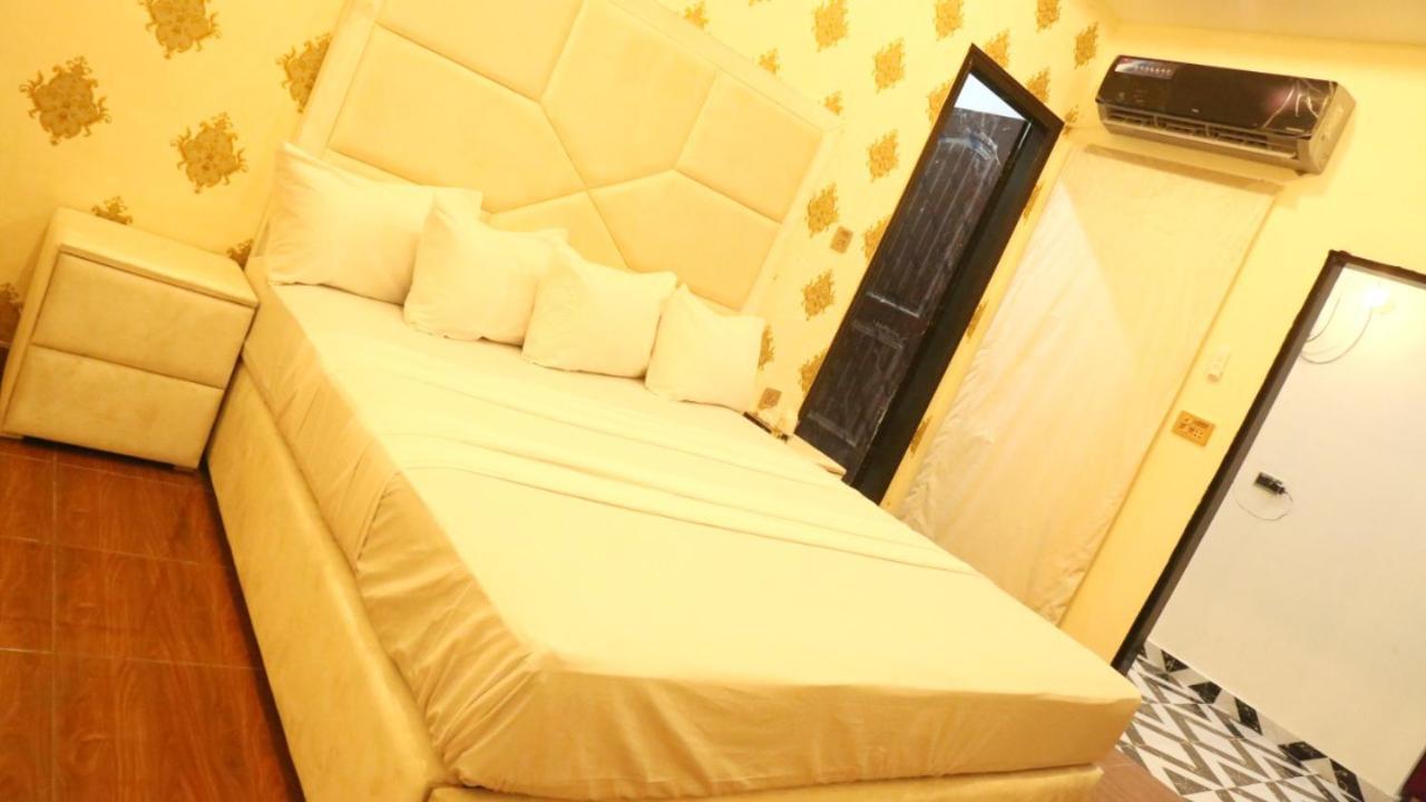 Hotel De Smart Мултан Экстерьер фото