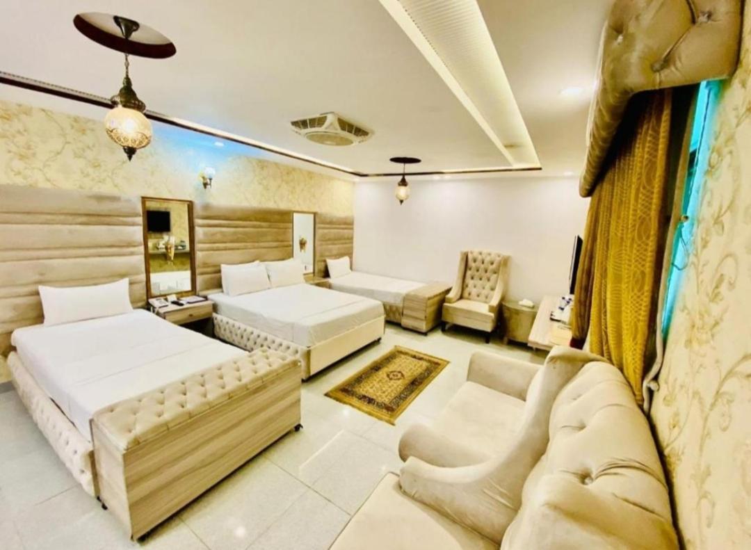Hotel De Smart Мултан Экстерьер фото
